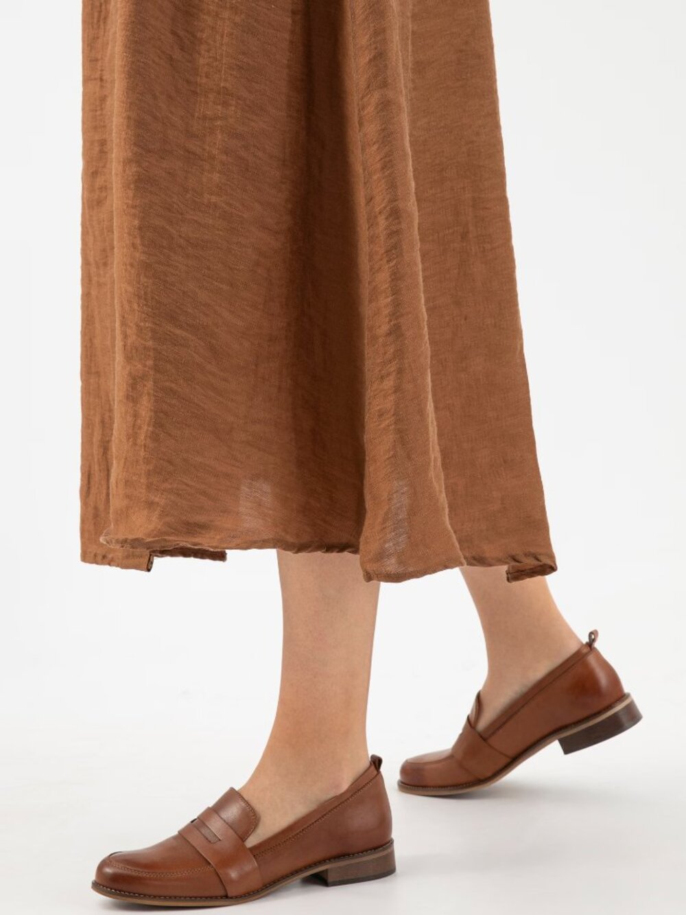 Wojas Women's Light Brown Leather Loafers | Classic Slip-On |  Size 39